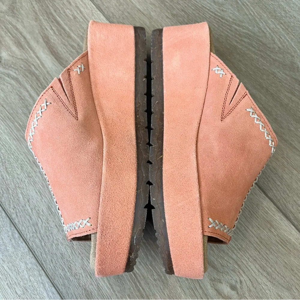Minnetonka Paislee Wedge Sandal